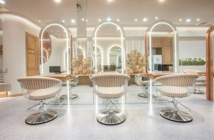 Cloe 梅田店の内観・外観2