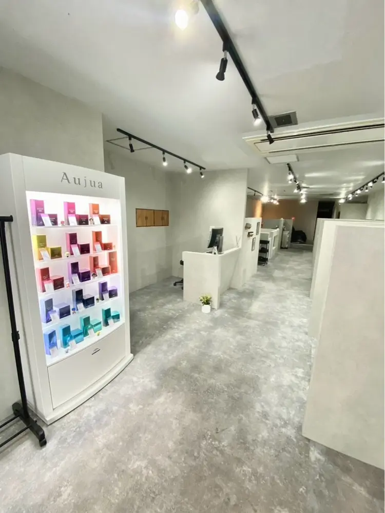 HAIR&MAKE EARTH豊橋店の内観・外観1