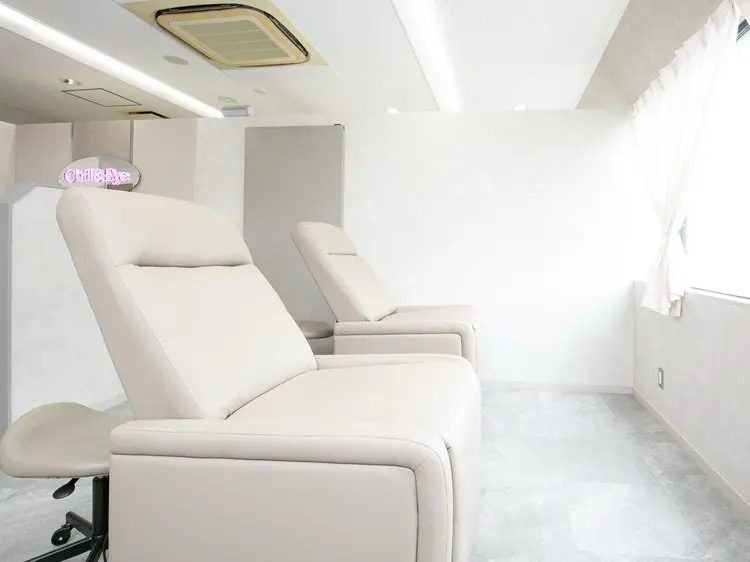 Chill&Eye 千葉駅前店【アイブロウ・眉毛/まつげパーマ】の内観・外観2