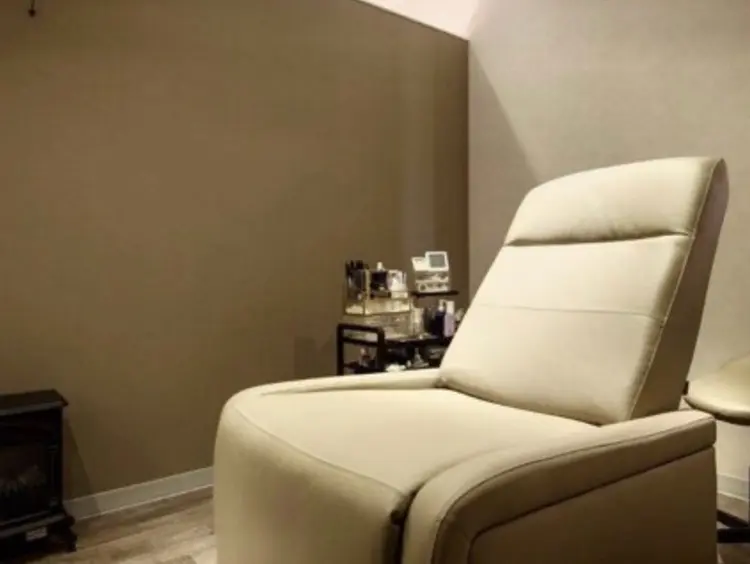 UNLY 安城店の内観・外観2