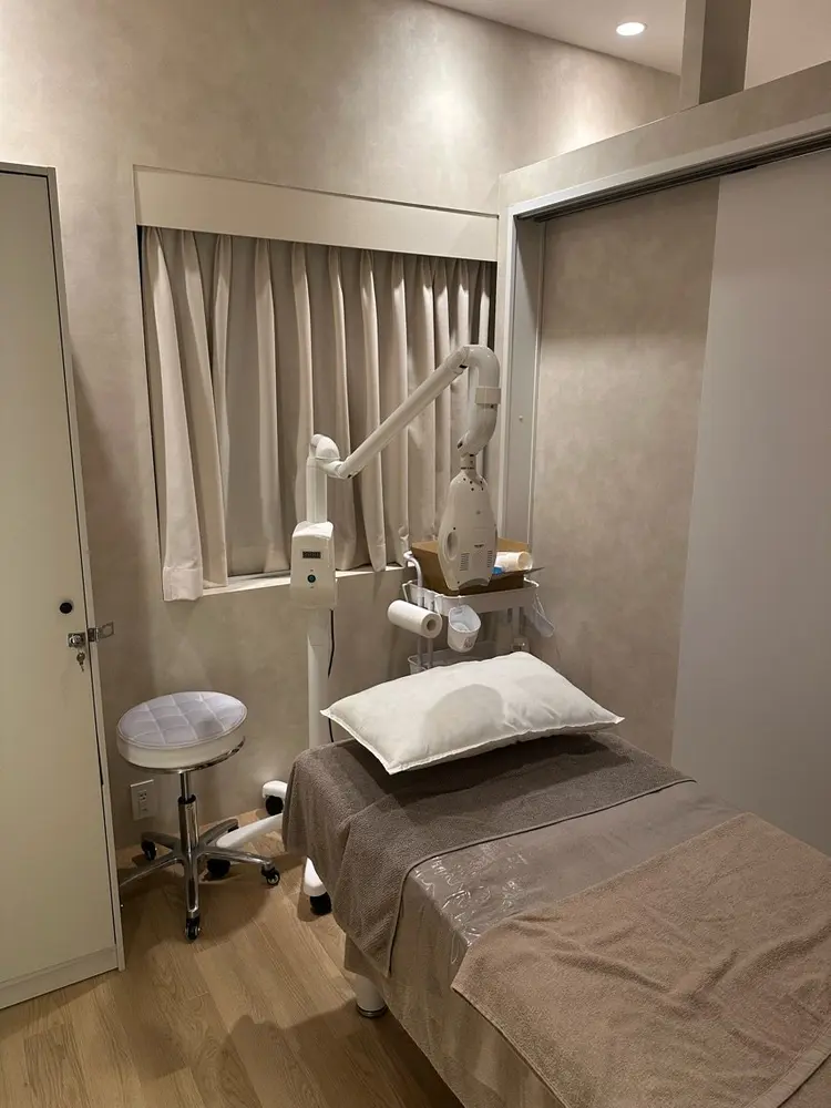 Lance WHITE 福岡今泉店の内観・外観2