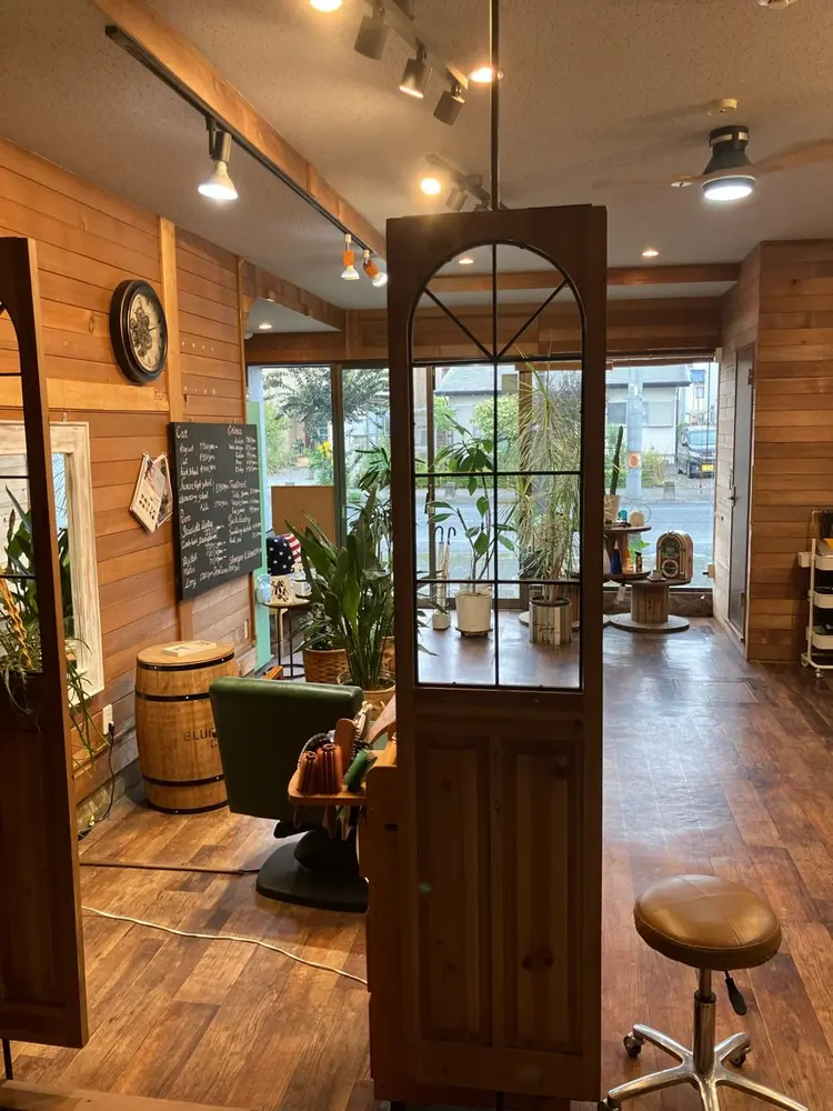 アジュテヘアードレッシングの内観・外観1