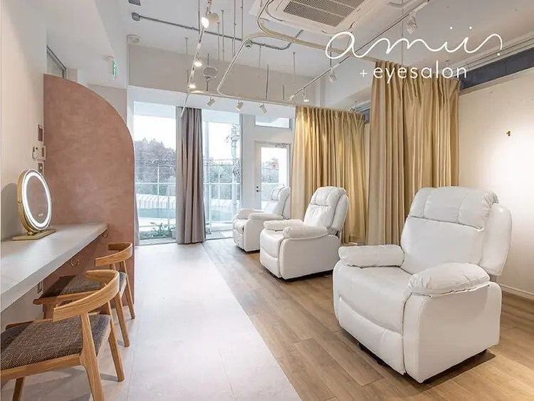 amii.+eyesalon 新宿の内観・外観1