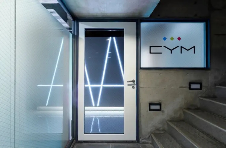 CYMの内観・外観1