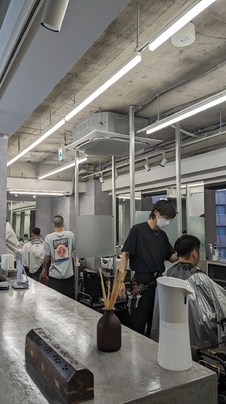 CHROM TOKYO neonの内観・外観1