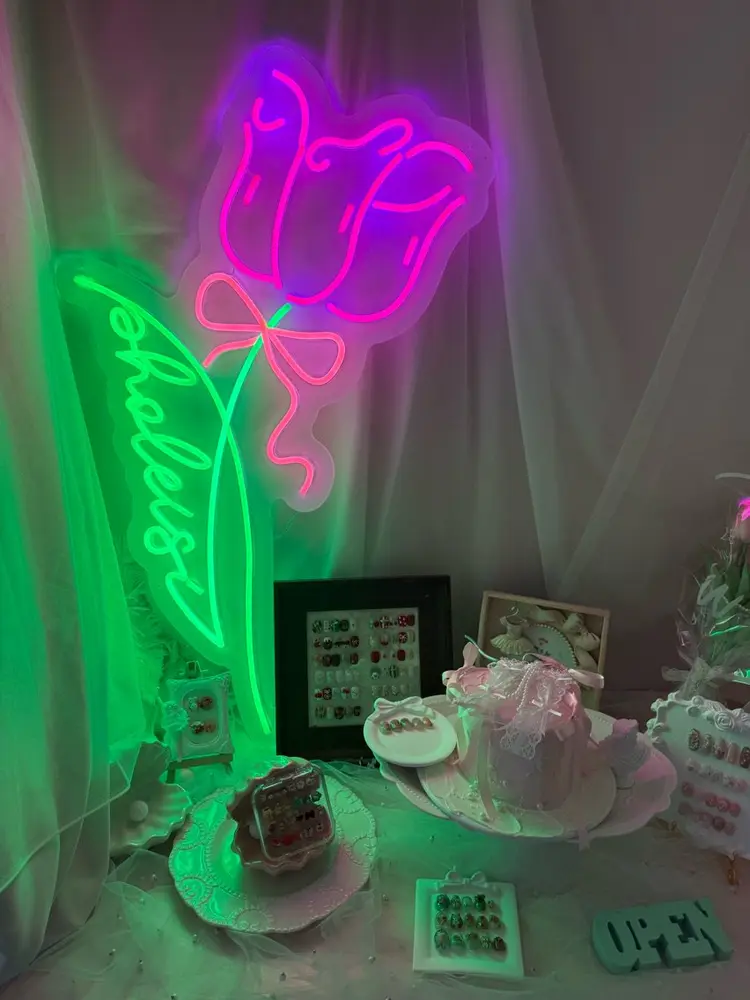 pholeisi art nailの内観・外観1