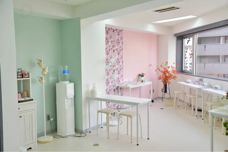 東京セルフネイルサロンの内観・外観1