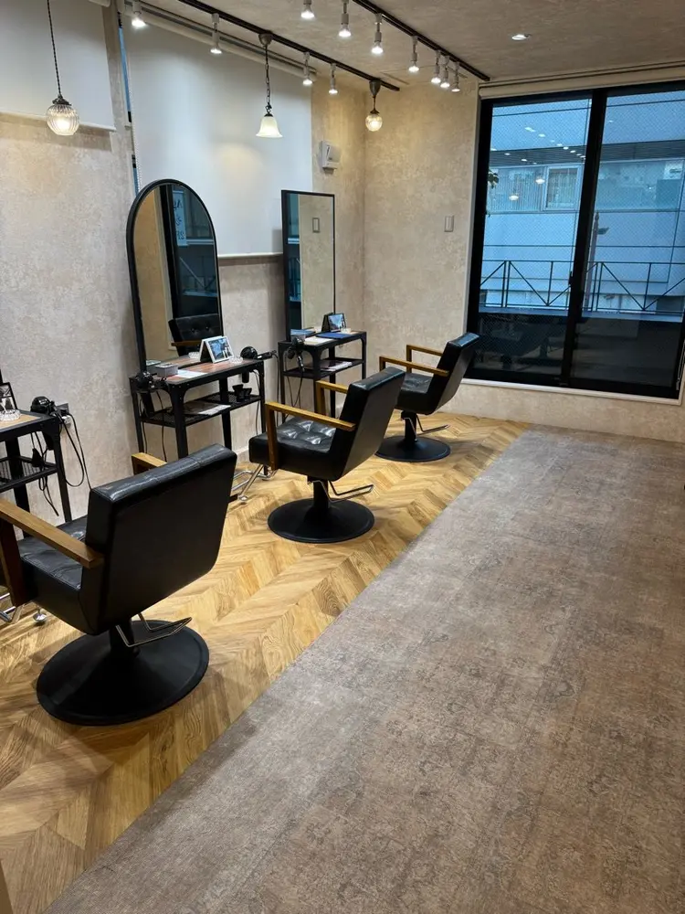 Agu hair sifle本町通り店の内観・外観1