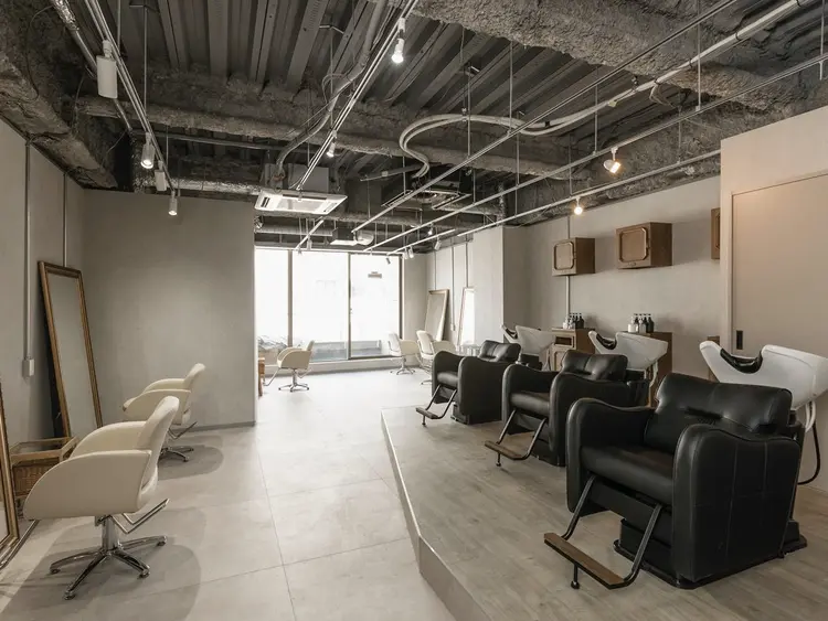 Maison Annex【心斎橋/レイヤーカット/ブリーチなしダブルカラー/髪質改善カラー】の内観・外観3