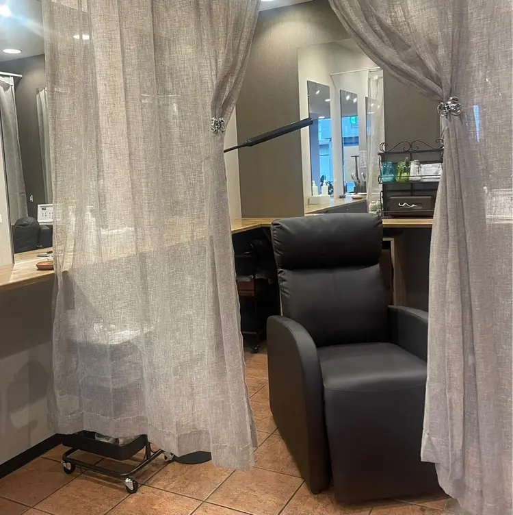 毛染め工房の内観・外観2