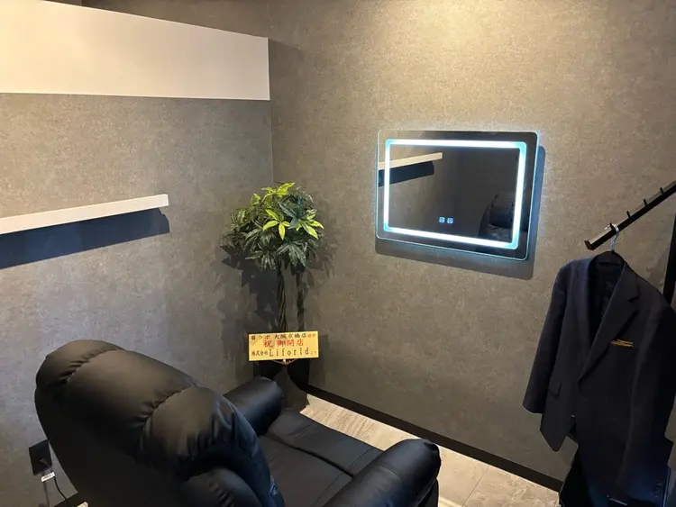 眉ラボ　大阪京橋店の内観・外観1