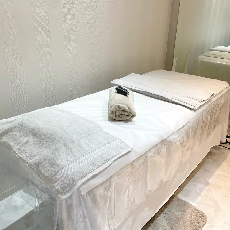 YOLO 梅郷店の内観・外観1