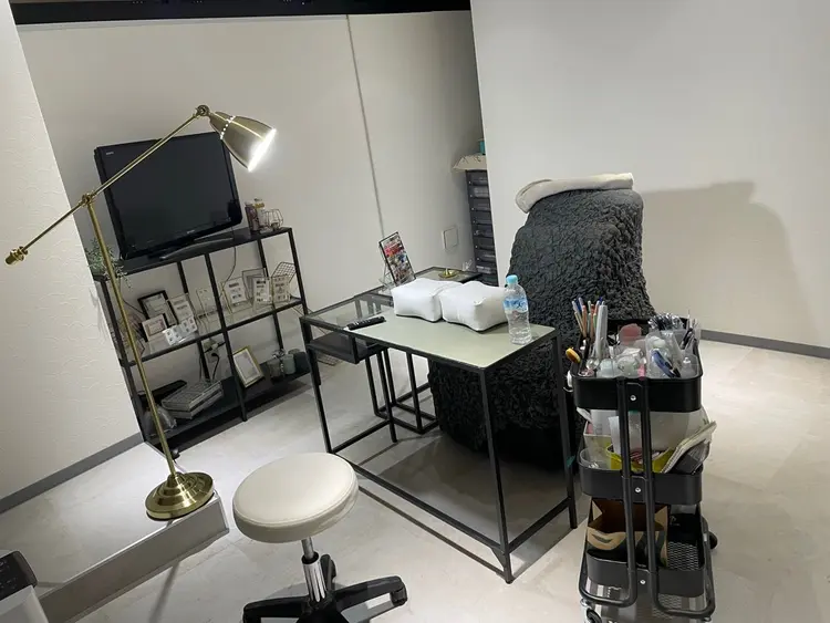 N'  nailの内観・外観1