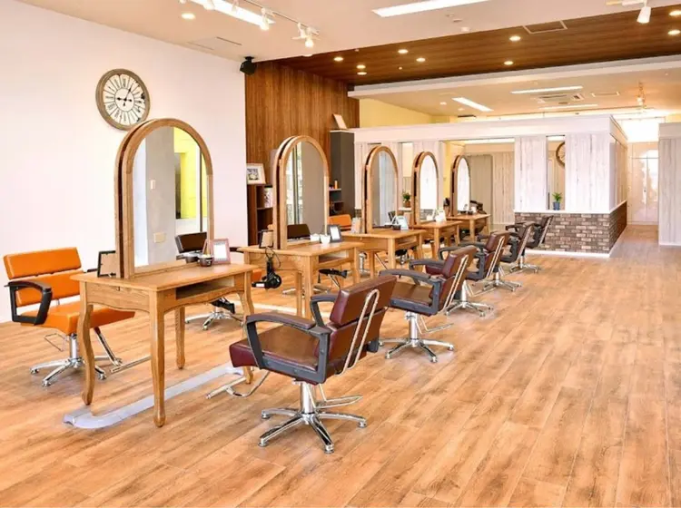 Agu hair luccaの内観・外観2