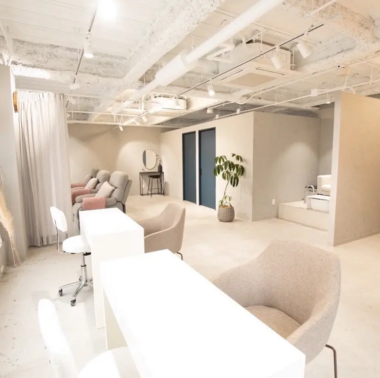 DOVE eyelash nail salonの内観・外観1