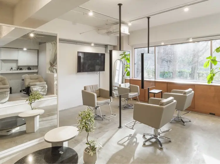 L’oraの内観・外観1