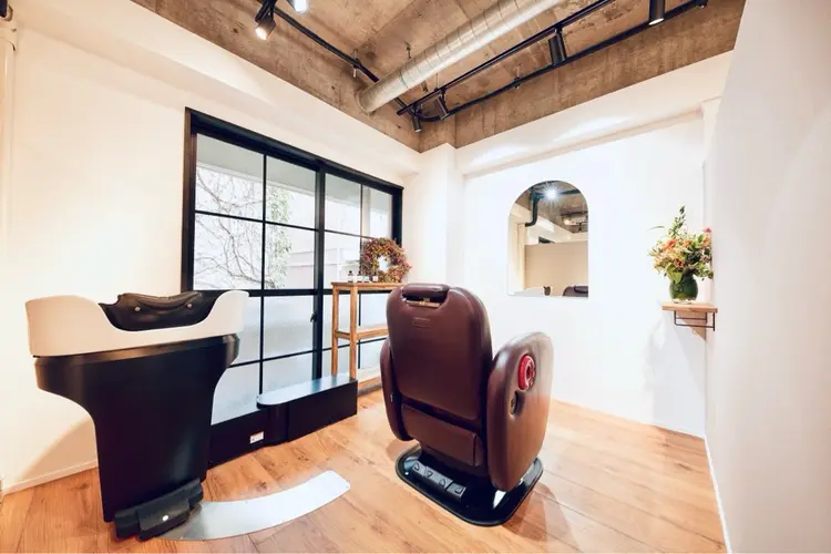 アミエ　ヘアー　ルーム　大和店の内観・外観3