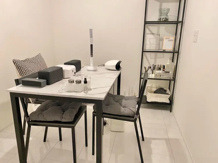 nail salon swaddleの内観・外観2