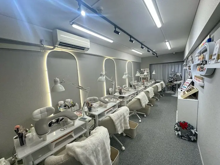 Ami Nailの内観・外観1