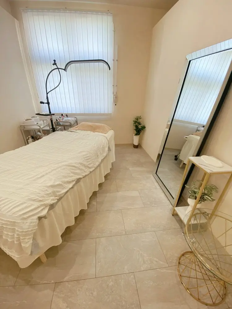 Nina Lashの内観・外観1