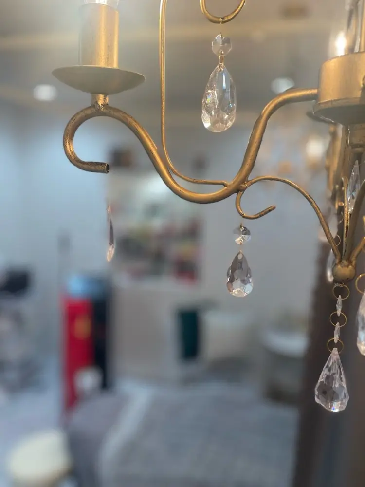 Refre【福岡春日市エステ/REVIハーブピーリング・脱毛・光フェイシャル専門店】の内観・外観1