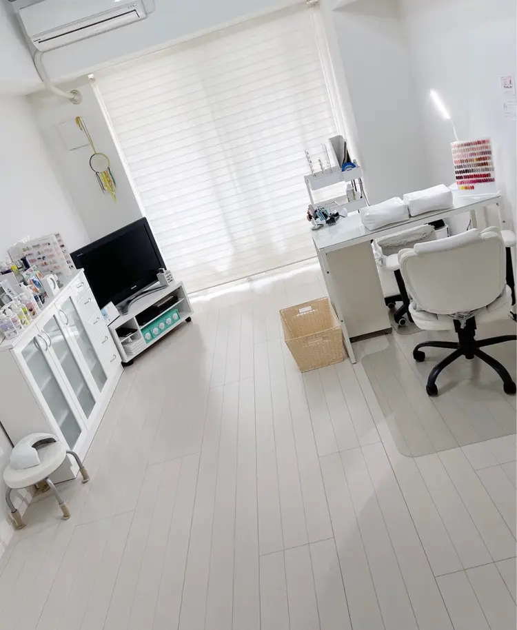 J-nailの内観・外観1