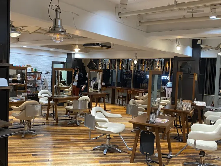 SALOWIN銀座CURA店の内観・外観1