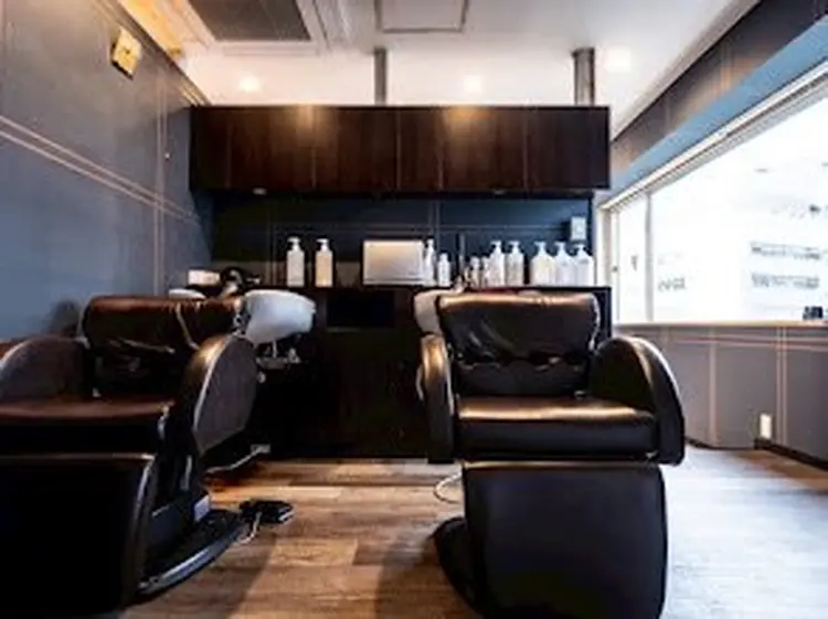 髪質改善トリートメント&ケアカラー MRN.新宿西口の内観・外観2