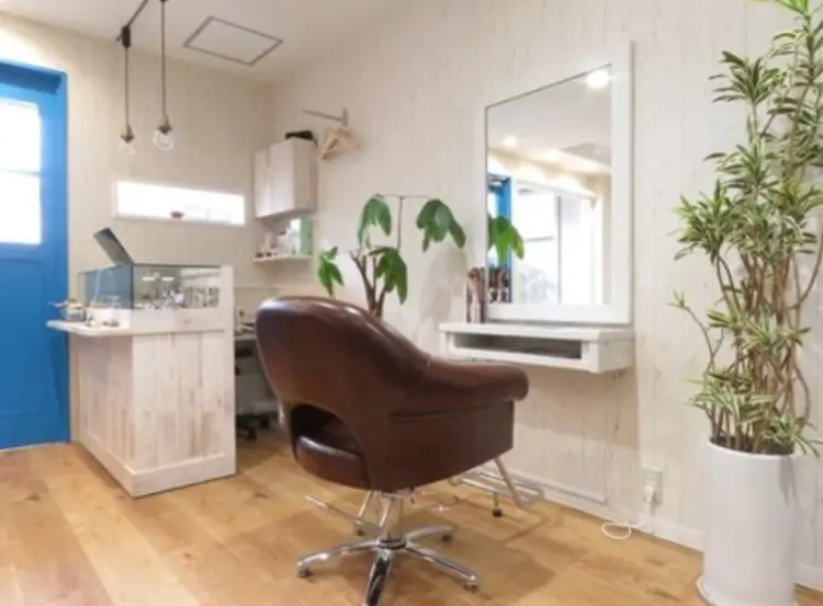 hair salon marquise中筋店の内観・外観1