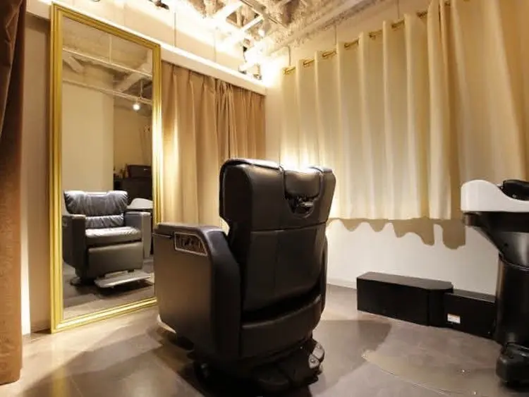 サロンドラヴィの内観・外観2