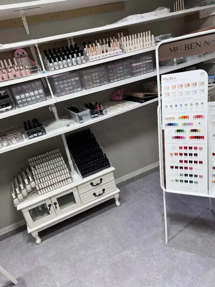 B&B Nail Salonの内観・外観1