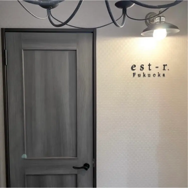 est-r.Fukuoka福岡博多店の内観・外観2