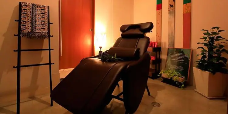 claude monet  H2o AVEDAの内観・外観1