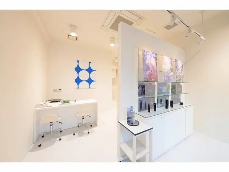 ポーラザビューティー江坂店の内観・外観1