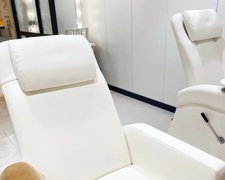 LASH BARの内観・外観3