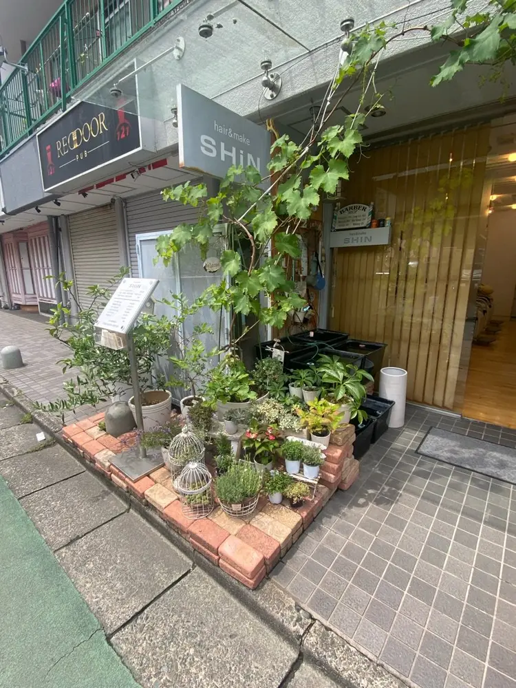 hair&make SHiNの内観・外観1