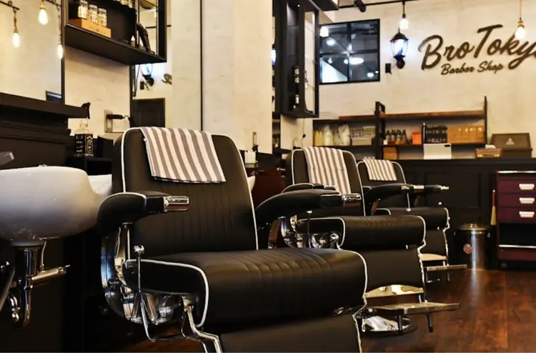BroTokyo Barbershop 銀座店の内観・外観3