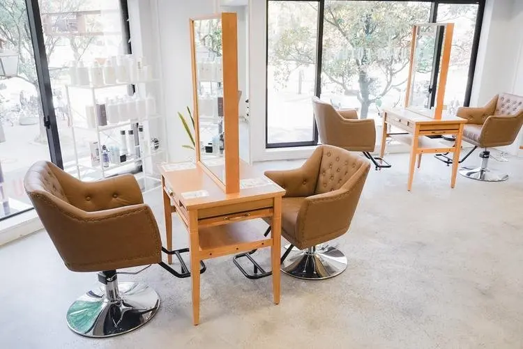 スタジオフツーロバイビーヘアーの内観・外観1