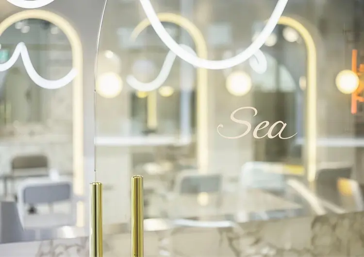 髪質改善サロン　Sea shinjukuの内観・外観1