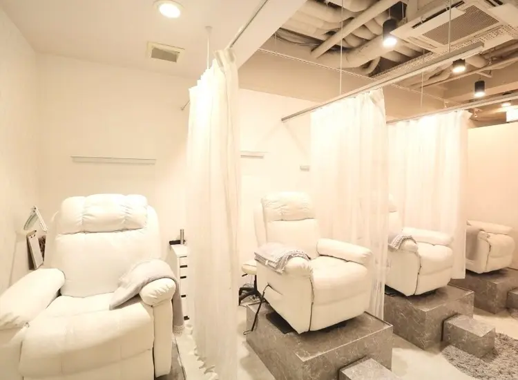 ウノラッシュ京橋店の内観・外観1