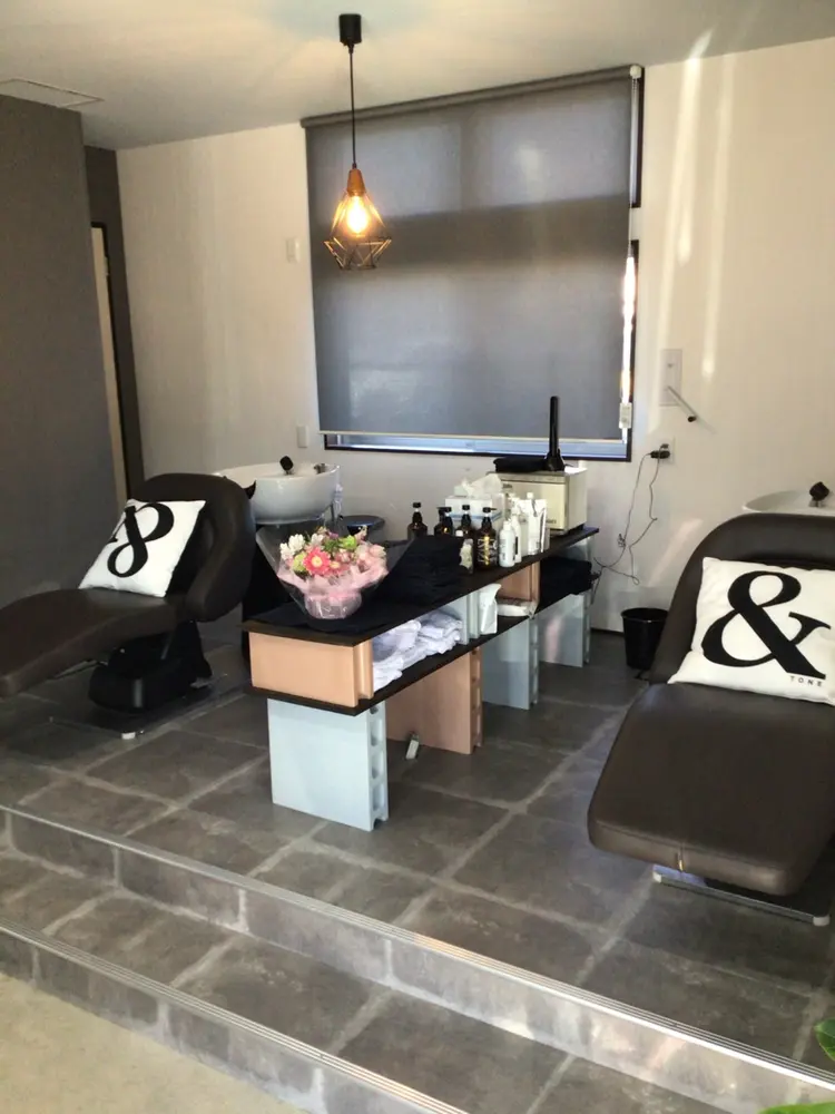 AND       HAIRの内観・外観2