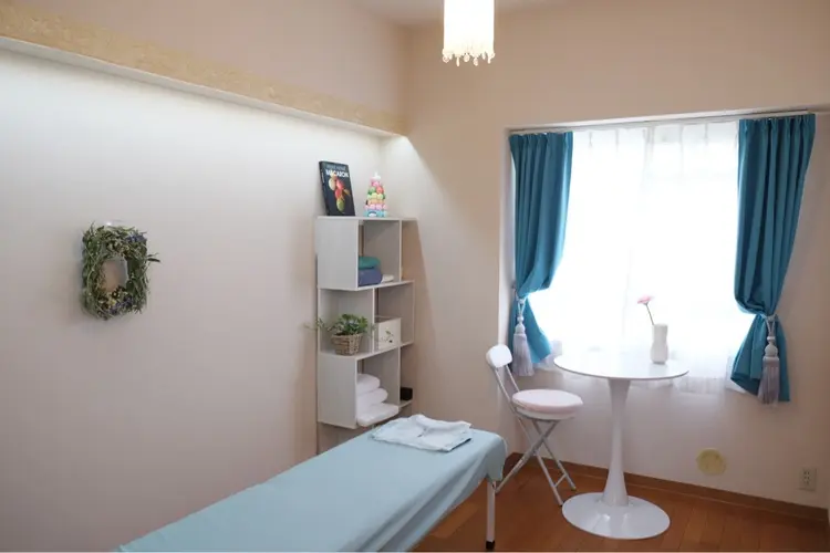 ほぐし＆喫茶マカロンの内観・外観1