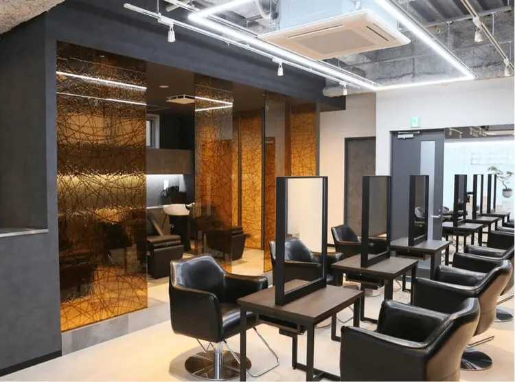 REEEDの内観・外観1