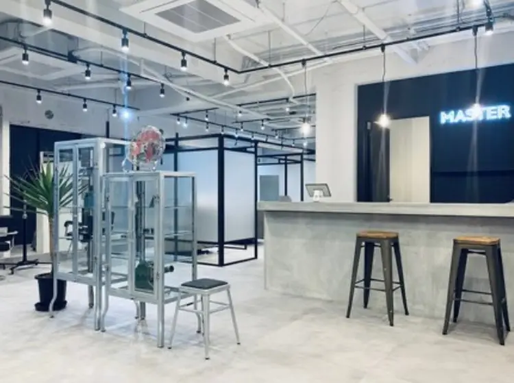 MASTER EYEBROWの内観・外観1