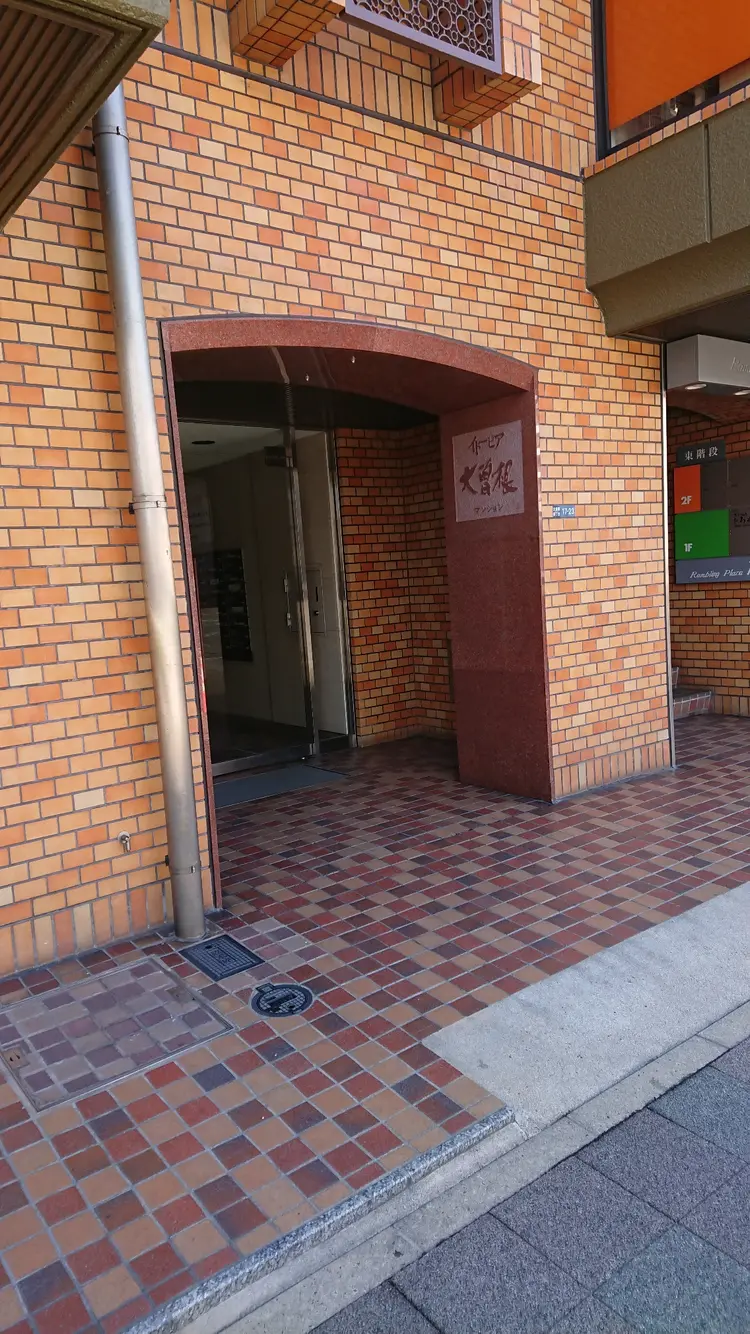 Lilith Nailの内観・外観1