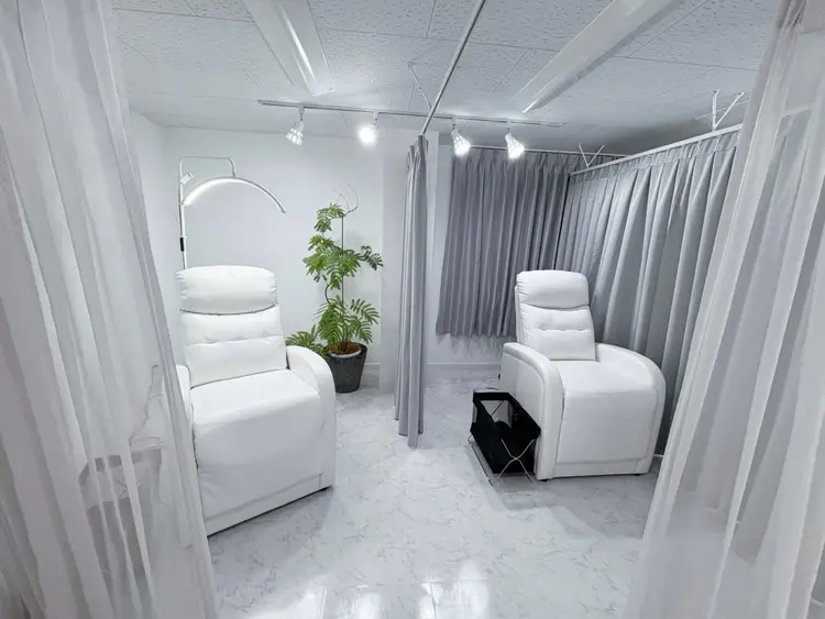 まつ毛専門店 SPARK LASHの内観・外観1