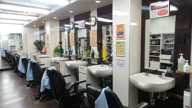 Cut House SPACEの内観・外観2