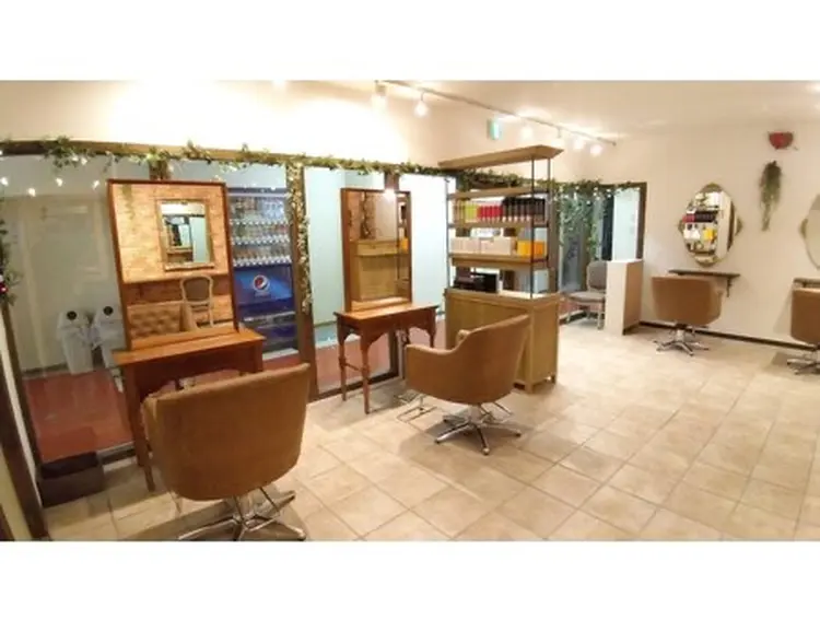 ヘアメイクドールズの内観・外観1