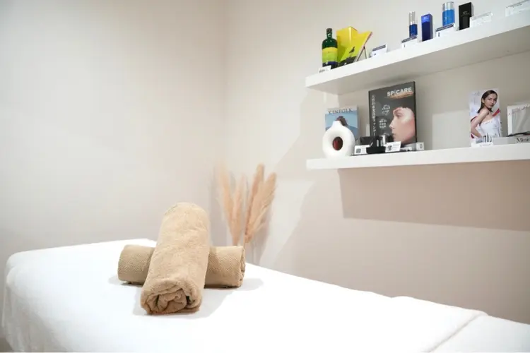 小顔専門サロンOREOの内観・外観1