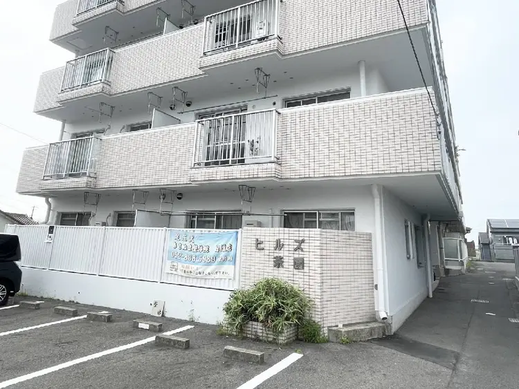 0's 浅田店の内観・外観3